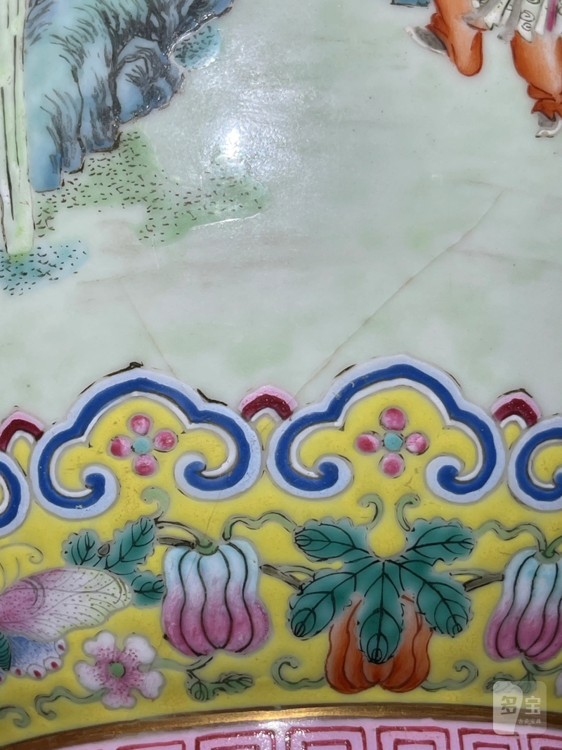 清嘉庆 粉彩婴戏纹瓶 - 图23